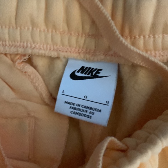 Nike sweatpants size large never worn - Picture 2 of 2